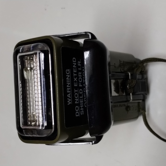 USGI MS-2000 strobe light marking beacon with RFI pouch - Picture 3 of 4